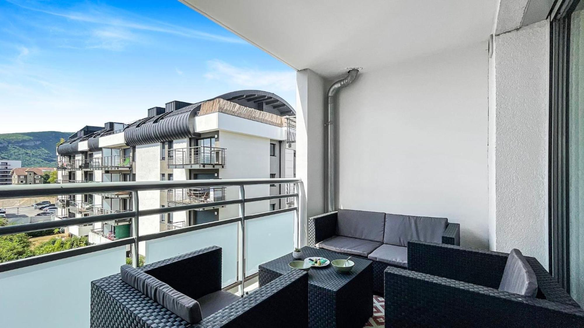Homey Chloe - New - Parking Gratuit - Balcon Prive - Proche Geneve آنماس المظهر الخارجي الصورة