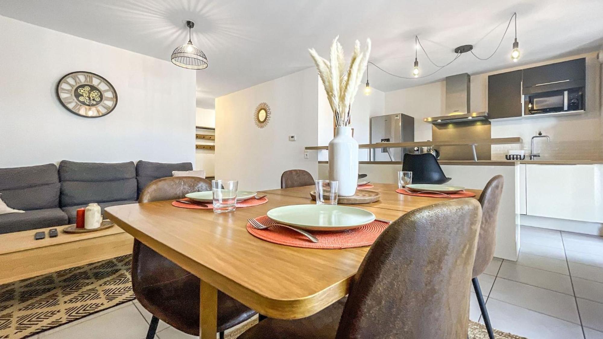 Homey Chloe - New - Parking Gratuit - Balcon Prive - Proche Geneve آنماس المظهر الخارجي الصورة