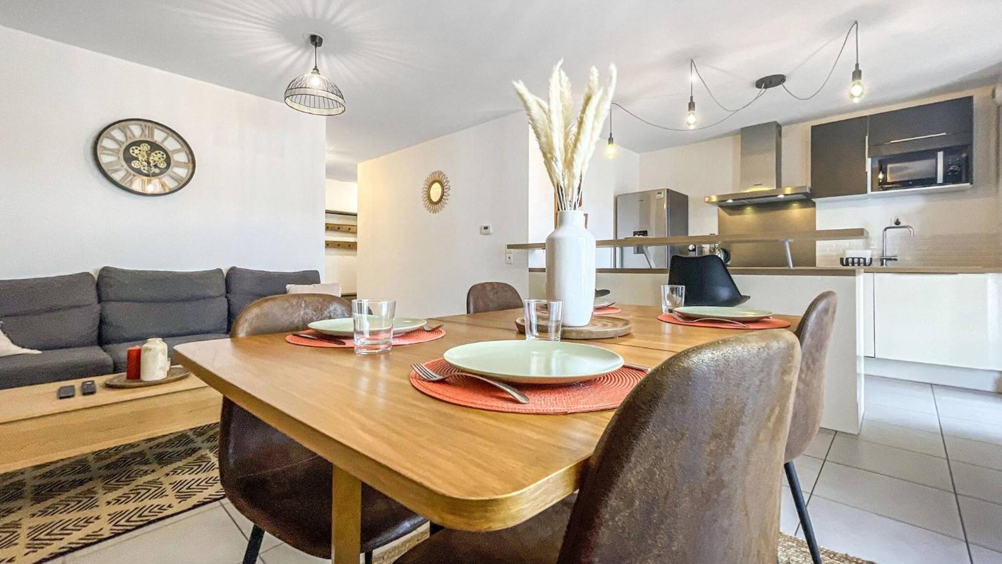 Homey Chloe - New - Parking Gratuit - Balcon Prive - Proche Geneve آنماس المظهر الخارجي الصورة