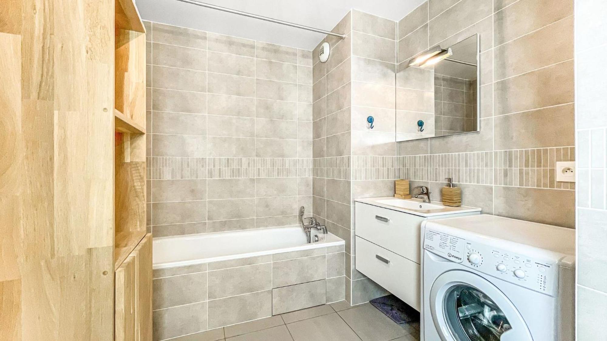 Homey Chloe - New - Parking Gratuit - Balcon Prive - Proche Geneve آنماس المظهر الخارجي الصورة