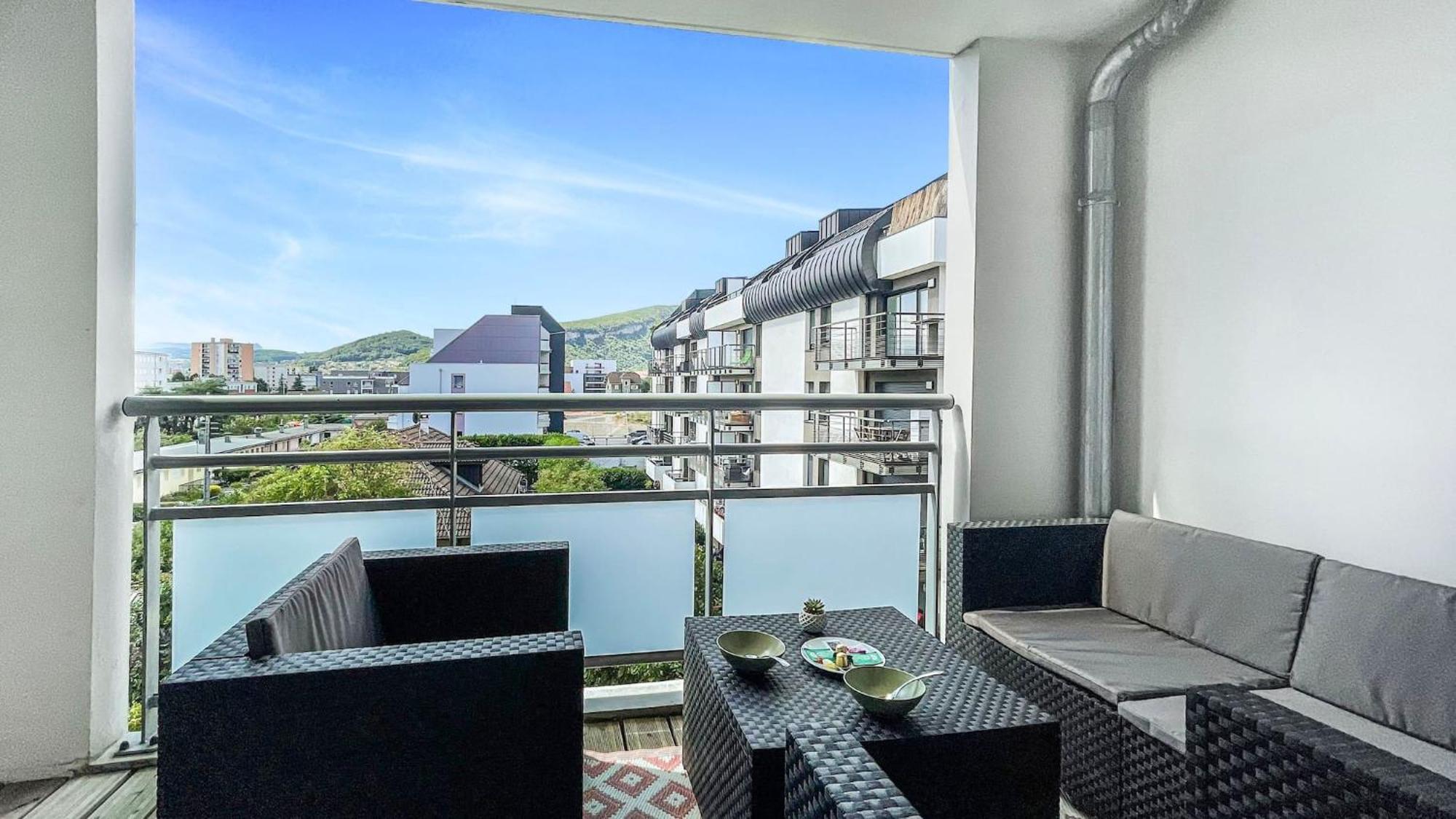 Homey Chloe - New - Parking Gratuit - Balcon Prive - Proche Geneve آنماس المظهر الخارجي الصورة